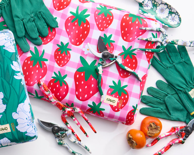 Tumbling Flowers Green Garden Tools and Gloves Set